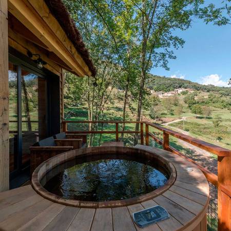 Cabanyes entre Valls- Cabañas en los árboles