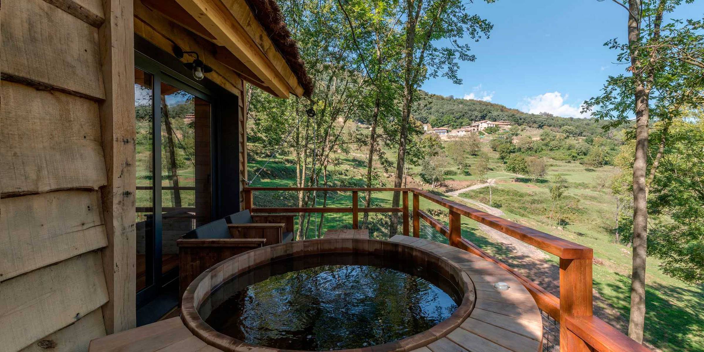 Escapadas con jacuzzi: alojamientos en plena naturaleza para desconectar
