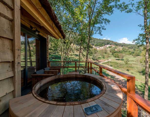 Escapadas con jacuzzi: alojamientos en plena naturaleza para desconectar