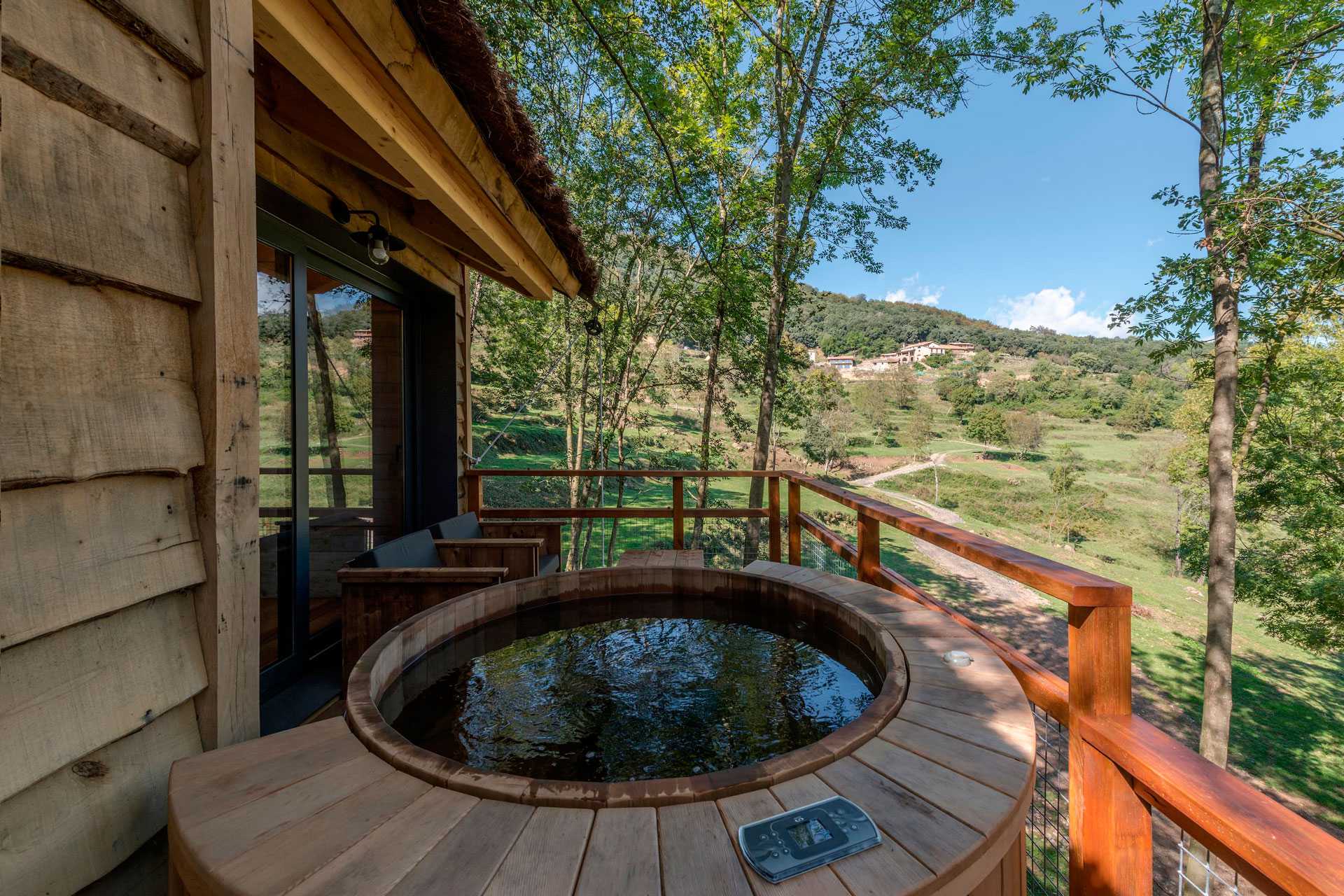 Cabanyes entre Valls- Cabañas en los árboles