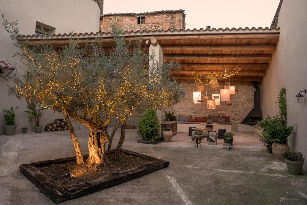Dos noches en encantadora casa rural + Visita y cata en Castell d’Encus - Imagen 1