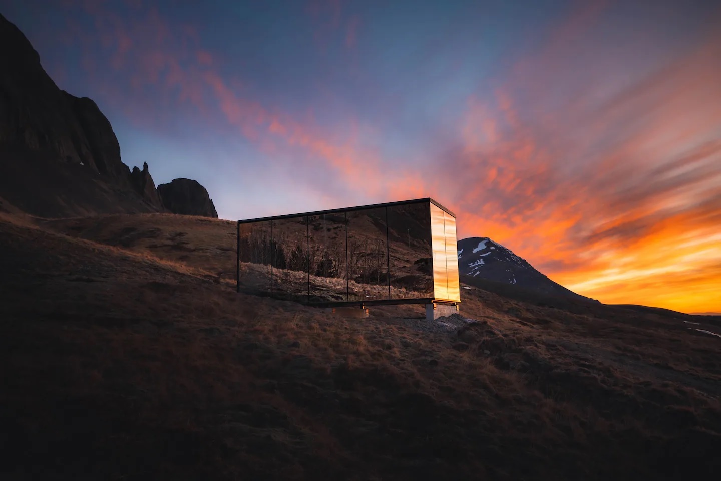 ÖÖD Mirror House - Imagen 3