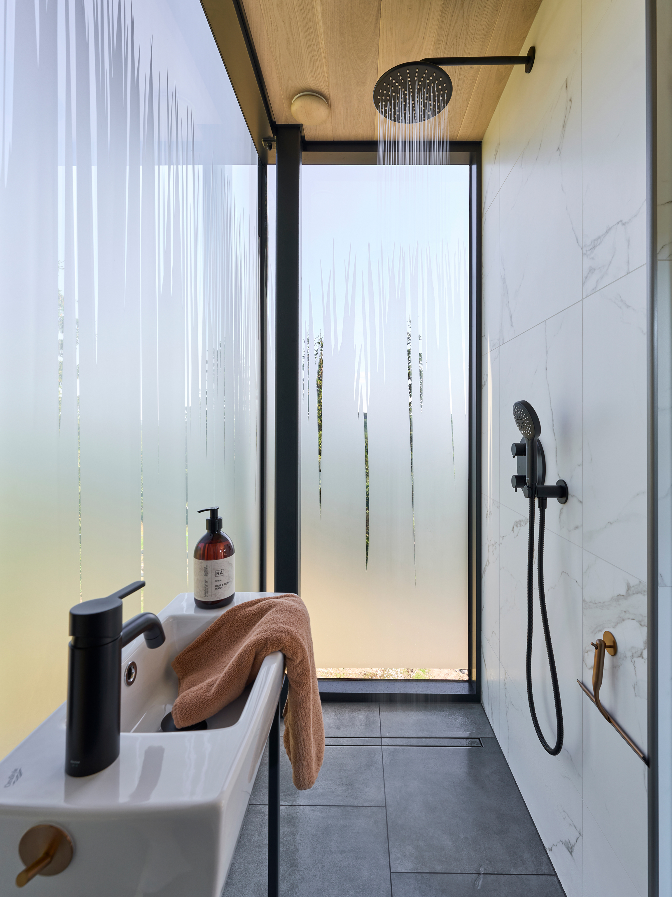 ÖÖD Mirror House - Imagen 11