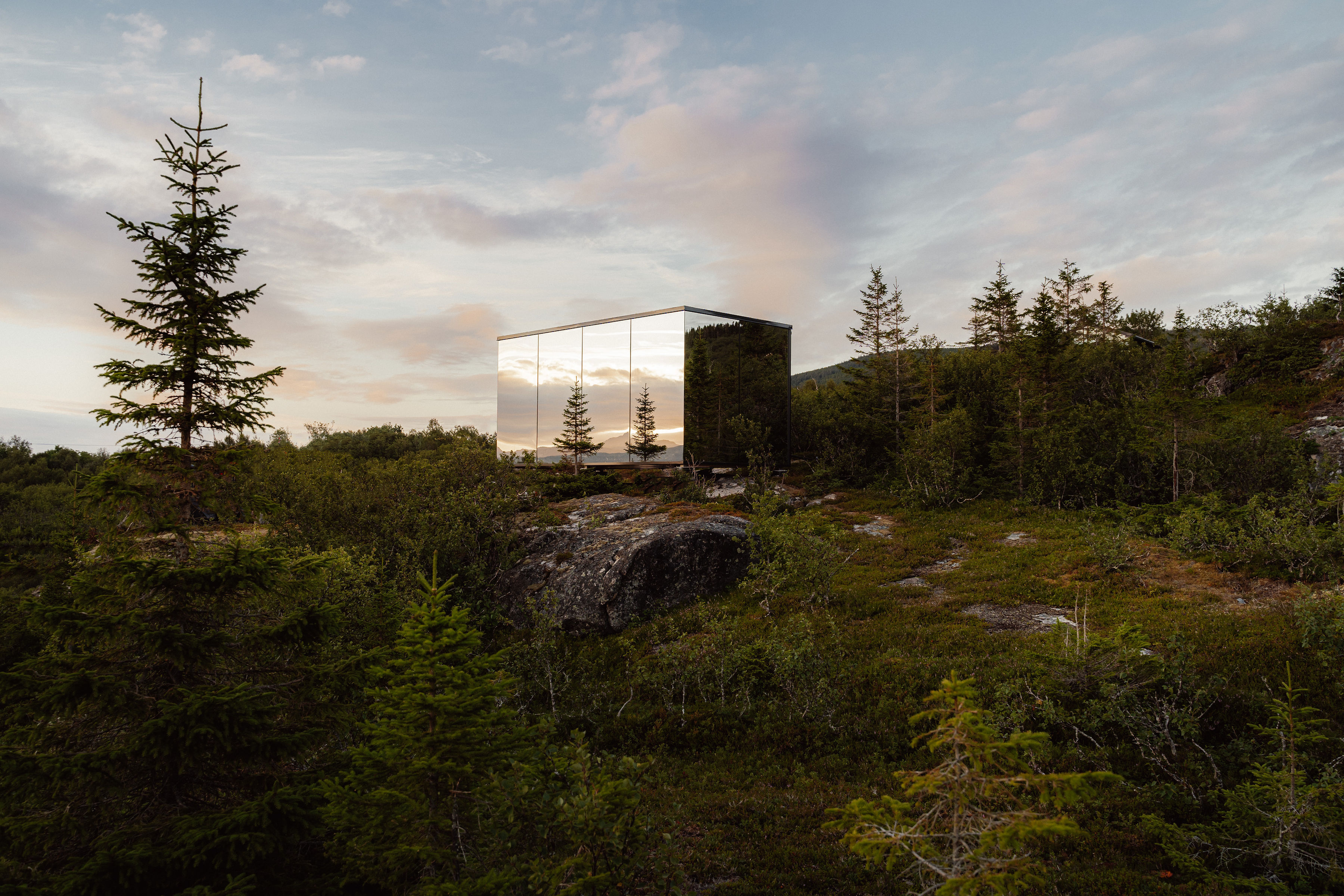 ÖÖD Mirror House - Imagen 6